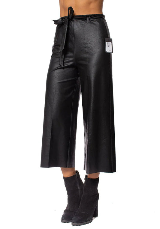 lyesse jensen crop pant black front shop margos and co