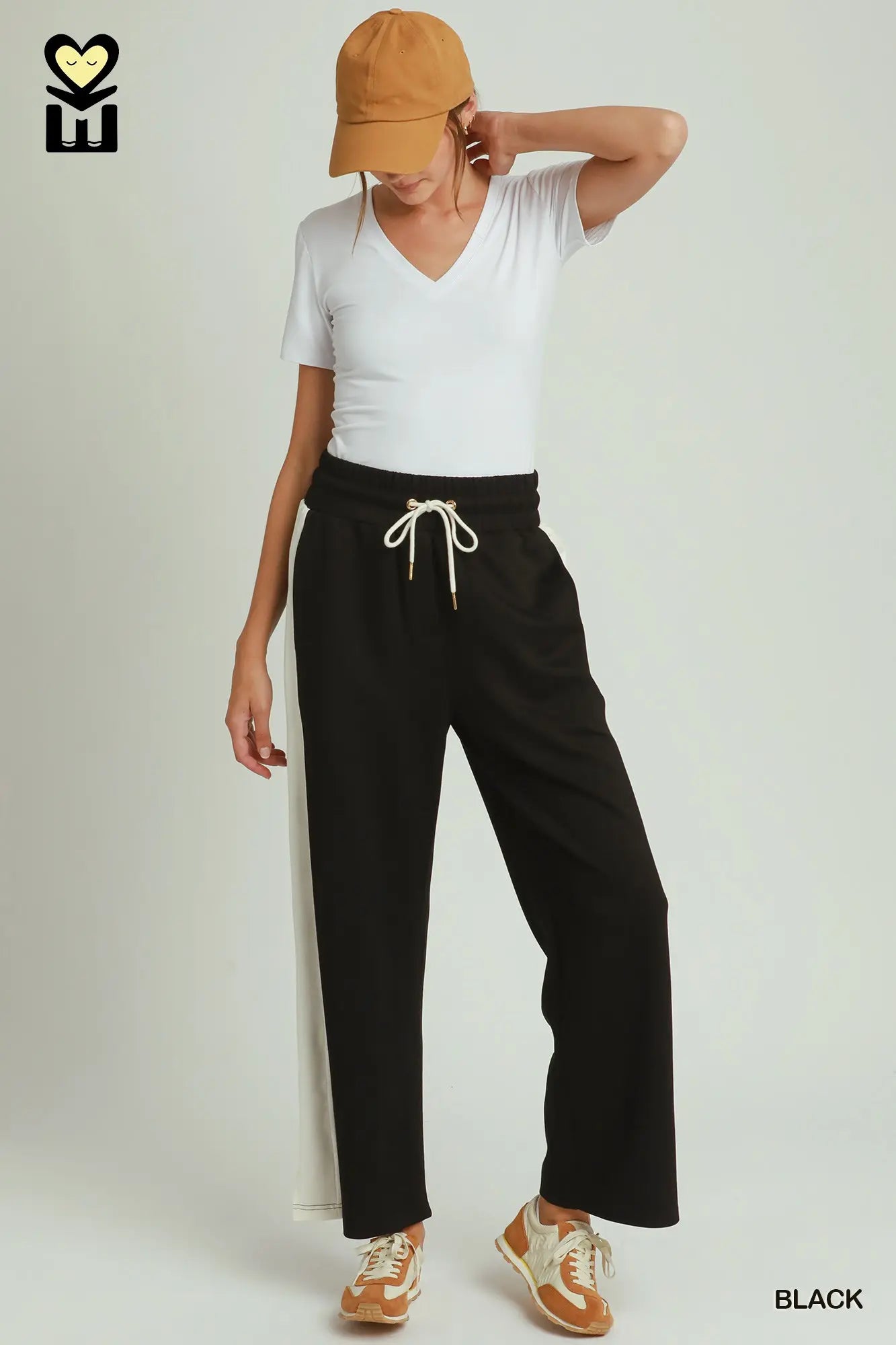 Contrast Straight Leg