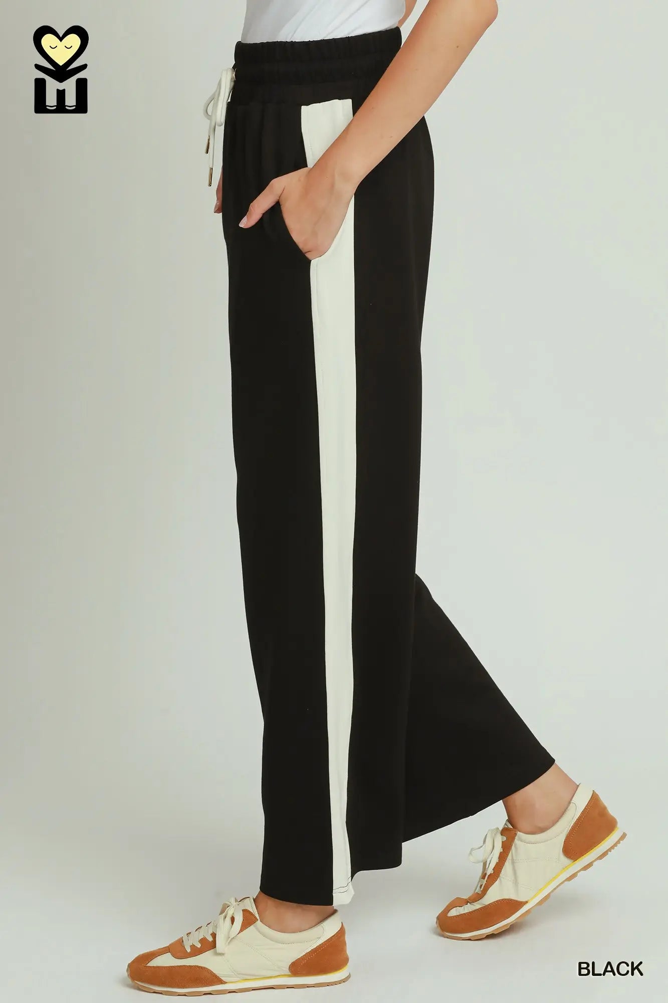 Contrast Straight Leg