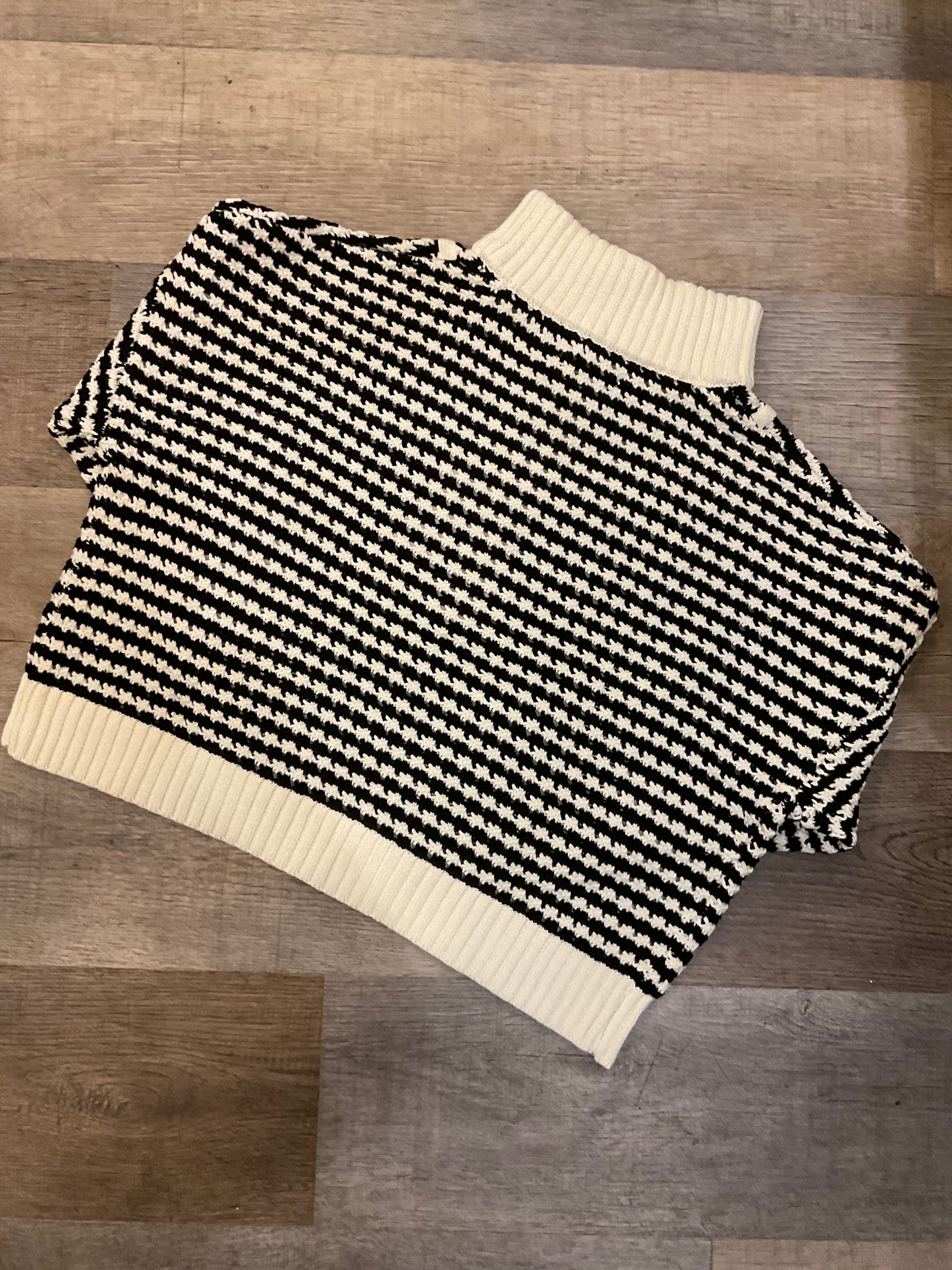 Black & White 1/4 Zip